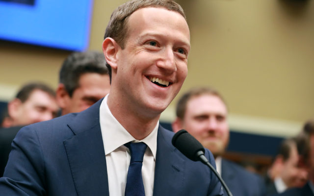 Mark Zuckerberg’s Layers of Sunscreen in Hawaii Spawn Internet Memes