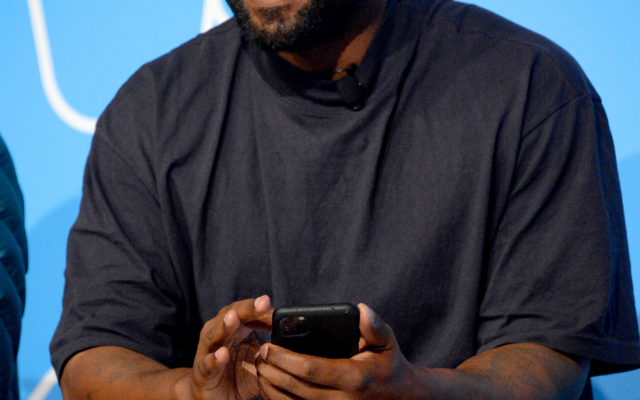 Kanye West Asks Twitter to Pick Between Gn’R and Nirvana