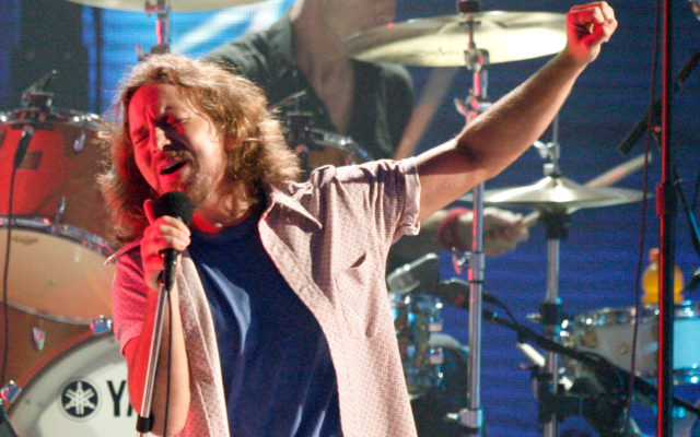 Eddie Vedder To Debut Two New Songs For Charity Show