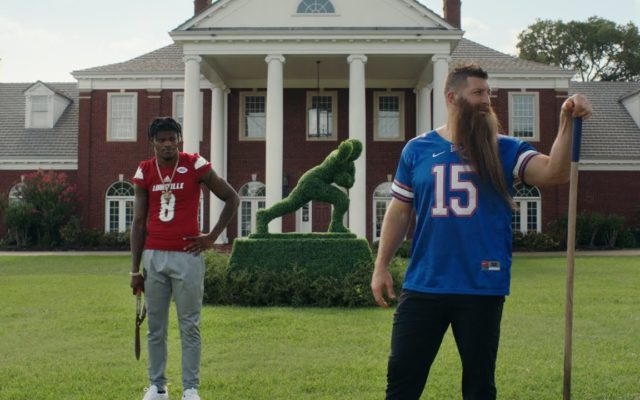 Lamar Jackson Puts Louisville Jersey Back On for Heisman House Commercial for Nissan
