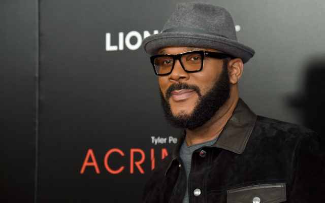 Tyler Perry Feeds 5,000 Families for Thanksgiving in Atlanta