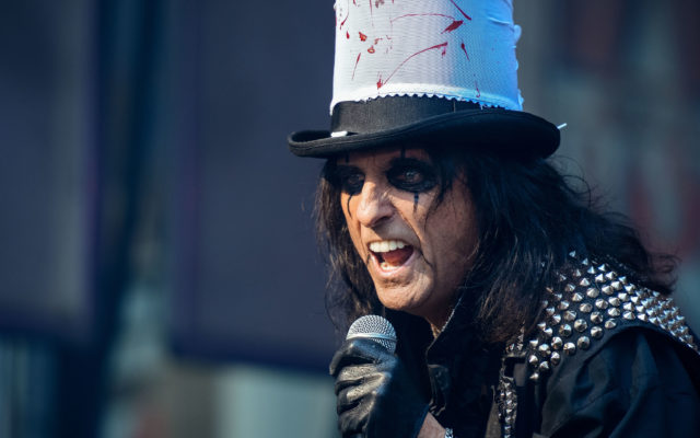Alice Cooper Receives COVID Vaccine, Reveals He Contracted the Virus