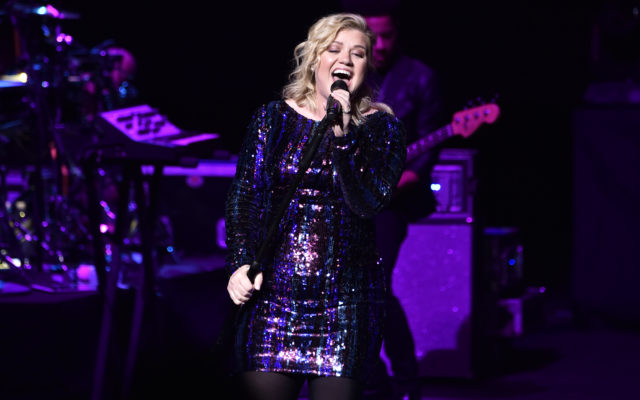 ‘Kelly Clarkson Show’ Staff Test Positive for COVID-19