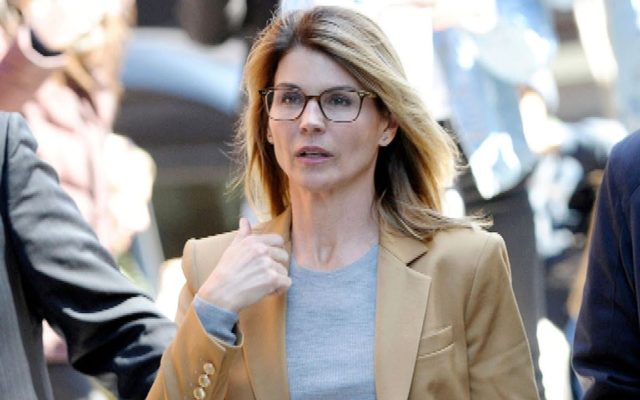 Lori Loughlin Is Reportedly “A Wreck” In Prison