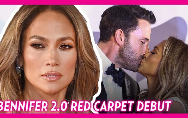 JLo And Ben Affleck Kiss On The Red Carpet