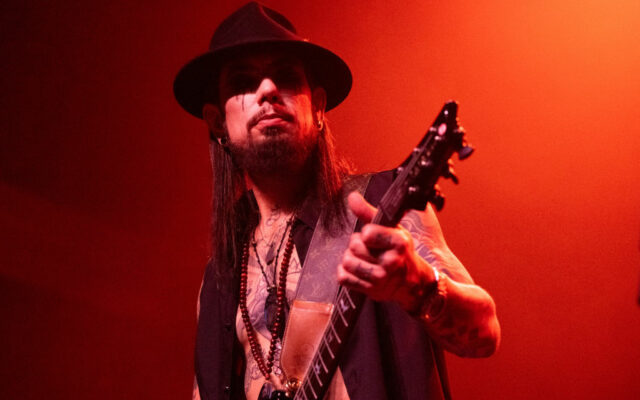 Dave Navarro Says He’s Been Dealing With COVID Since December