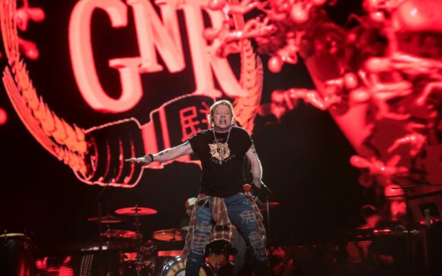 Guns N’ Roses Cover AC/DC At First Show Of 2022