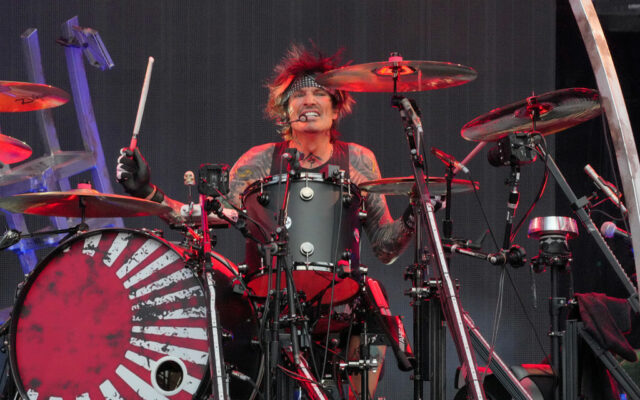Tommy Lee Leaves Stage During Motley Crue’s 1st Tour Stop
