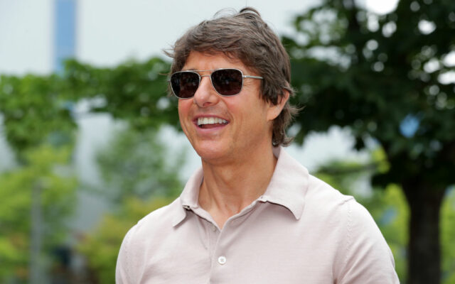 Tom Cruise Rocks Out With Rolling Stones